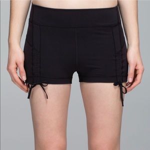 Lululemon Liberty shorts black rare 6